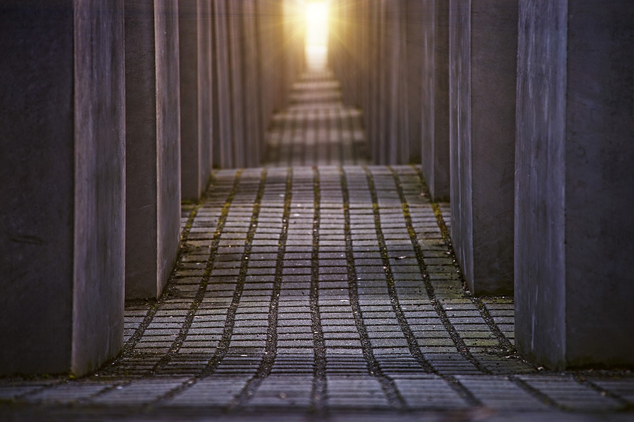 holocaust memorial, berlin, path
